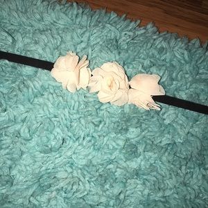 Flower Choker (Forever21)